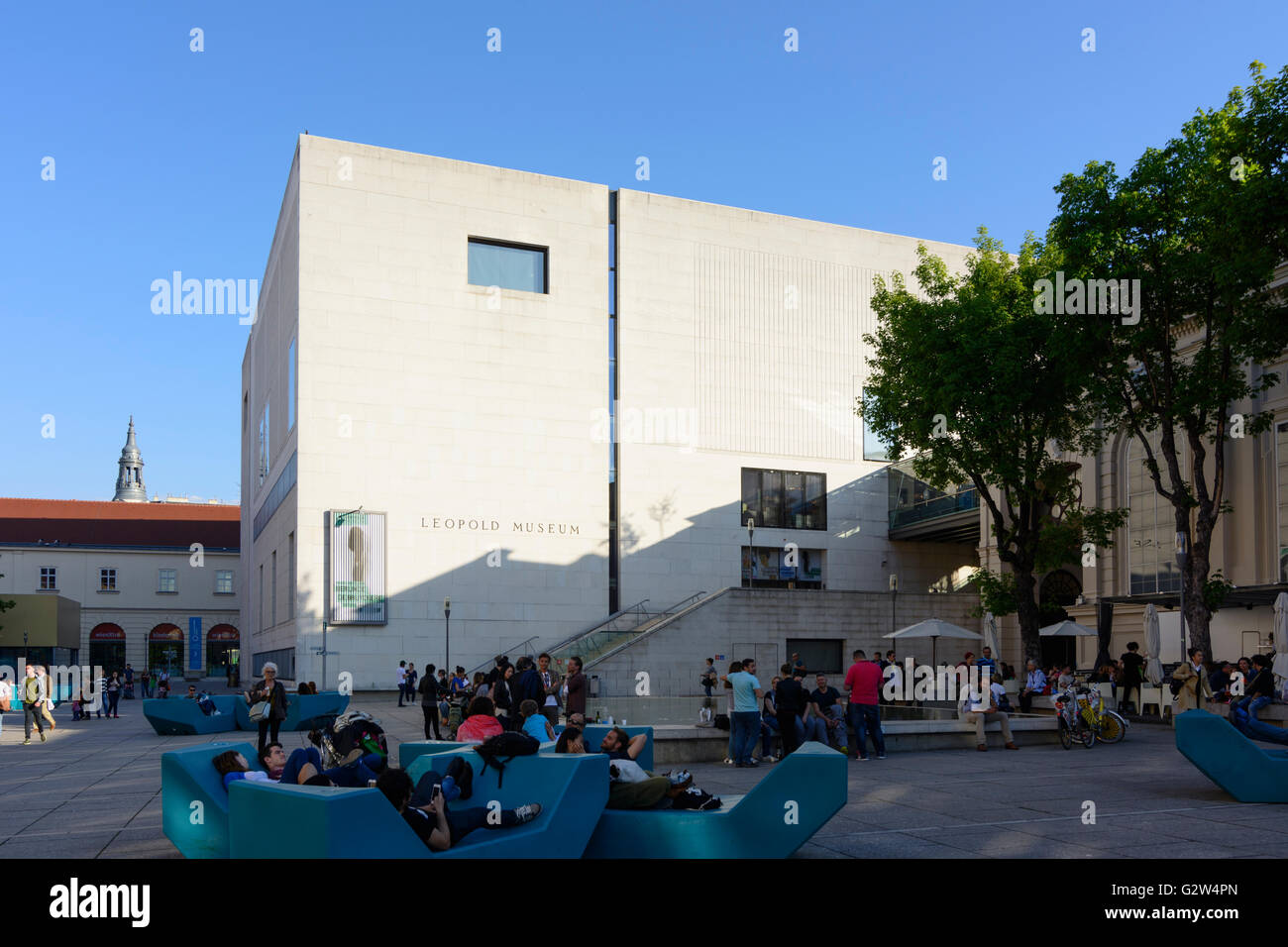 Cour de le MuseumsQuartier avec le Musée Leopold et le ' ' Enzis sièges, l'Autriche, Vienne, Wien Banque D'Images