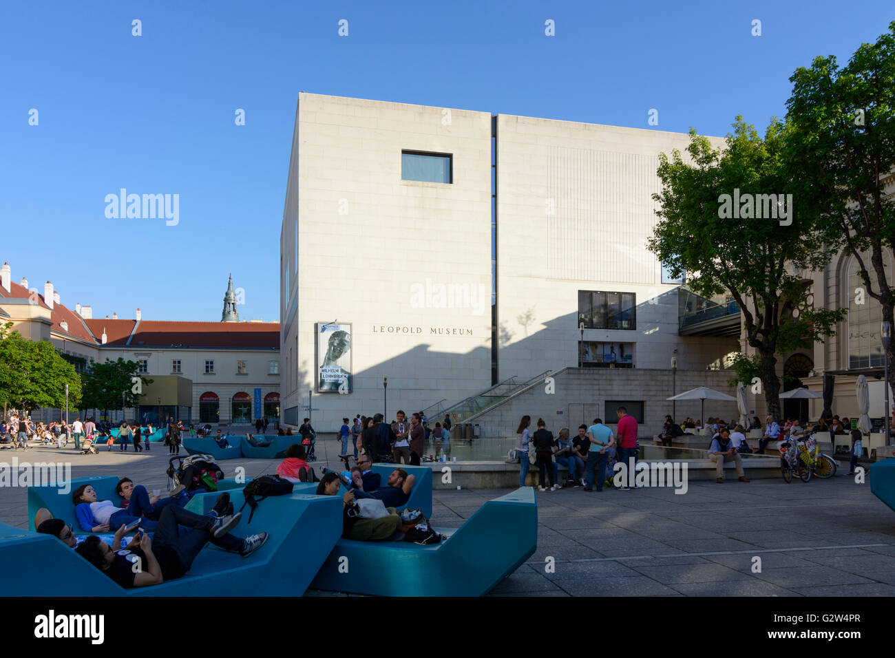 Cour de le MuseumsQuartier avec le Musée Leopold et le ' ' Enzis sièges, l'Autriche, Vienne, Wien Banque D'Images