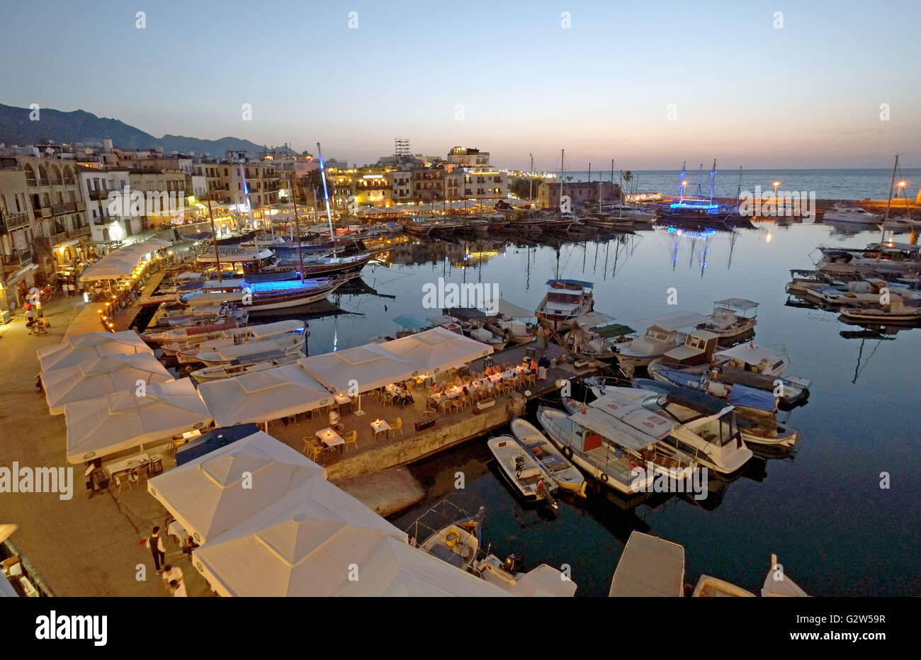 Vue sur le port de Kyrenia (Girne) : turque du nord de Chypre Banque D'Images