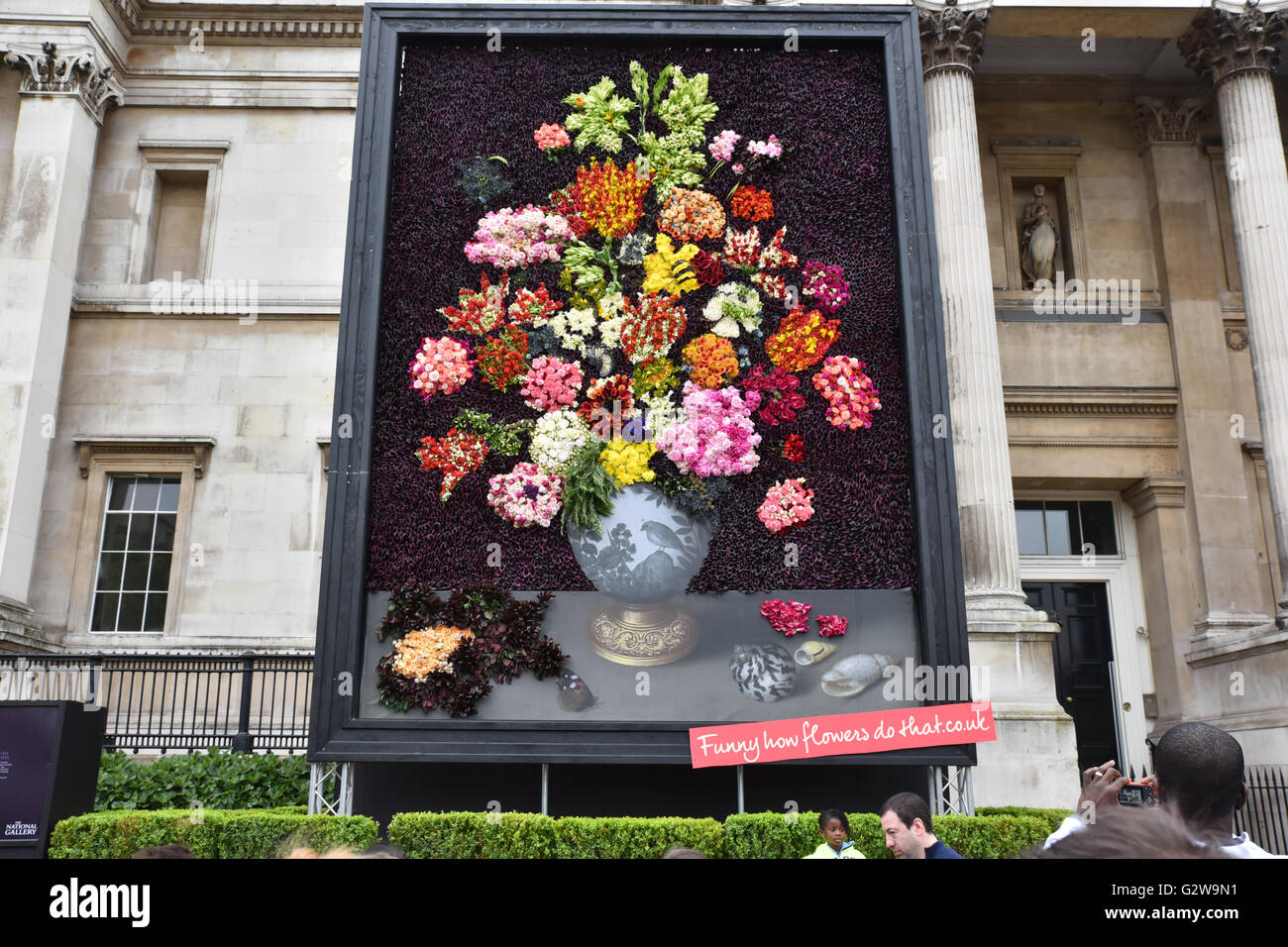 Trafalgar Square, Londres, Royaume-Uni. 3 juin 2016. Loisirs géant néerlandais de peinture de fleur : Une nature morte de fleurs dans un vase Wan-Li Banque D'Images