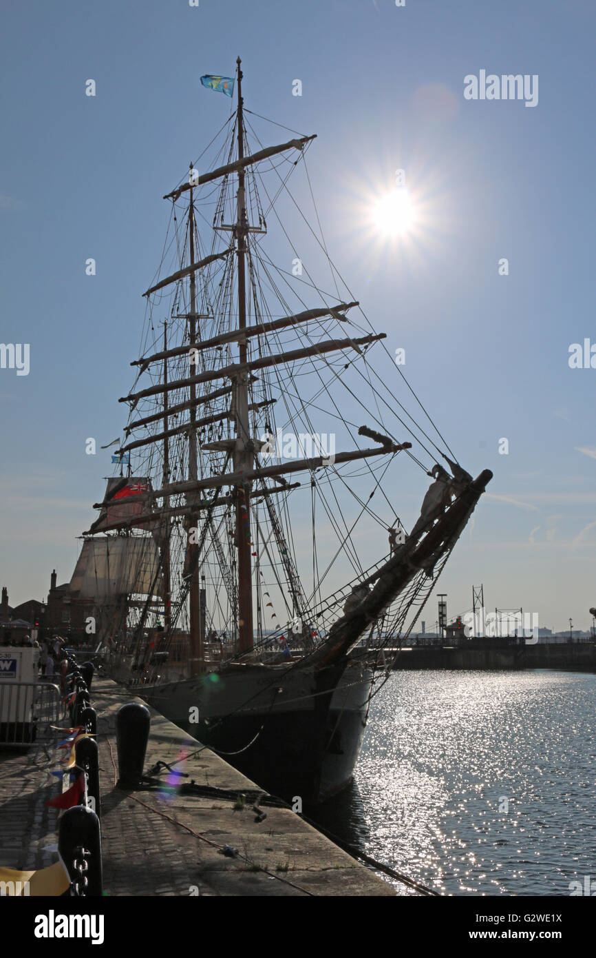 Hartley Quay, Albert Dock, Liverpool, 3 juin 2016, les grands voiliers amarrés le long du quai Hartley dans conserver demi-marée Dock comme partie de la Mersey River Festival International 2016 Banque D'Images