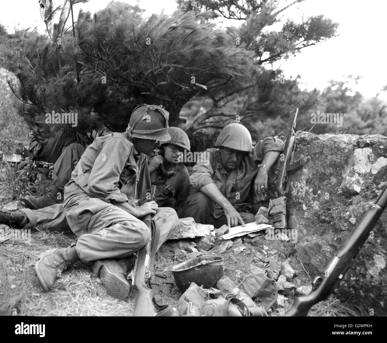 Poste de commandement de première ligne en opération dans les montagnes de Corée. Banque D'Images