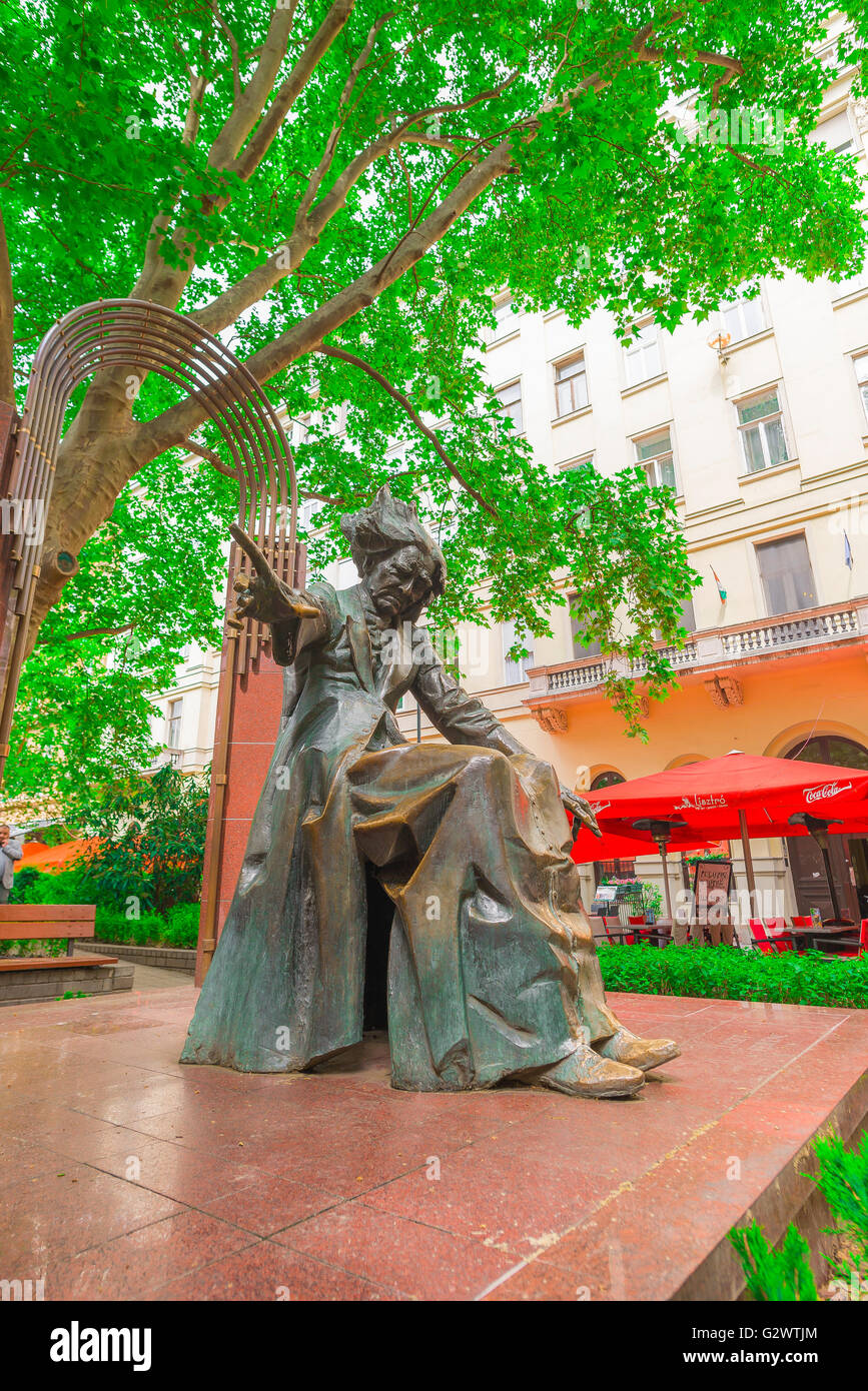 Liszt Budapest, vue d'un ataque du compositeur hongrois Franz Liszt sur la place de Budapest qui porte son nom: Liszt Ferenc ter. Banque D'Images