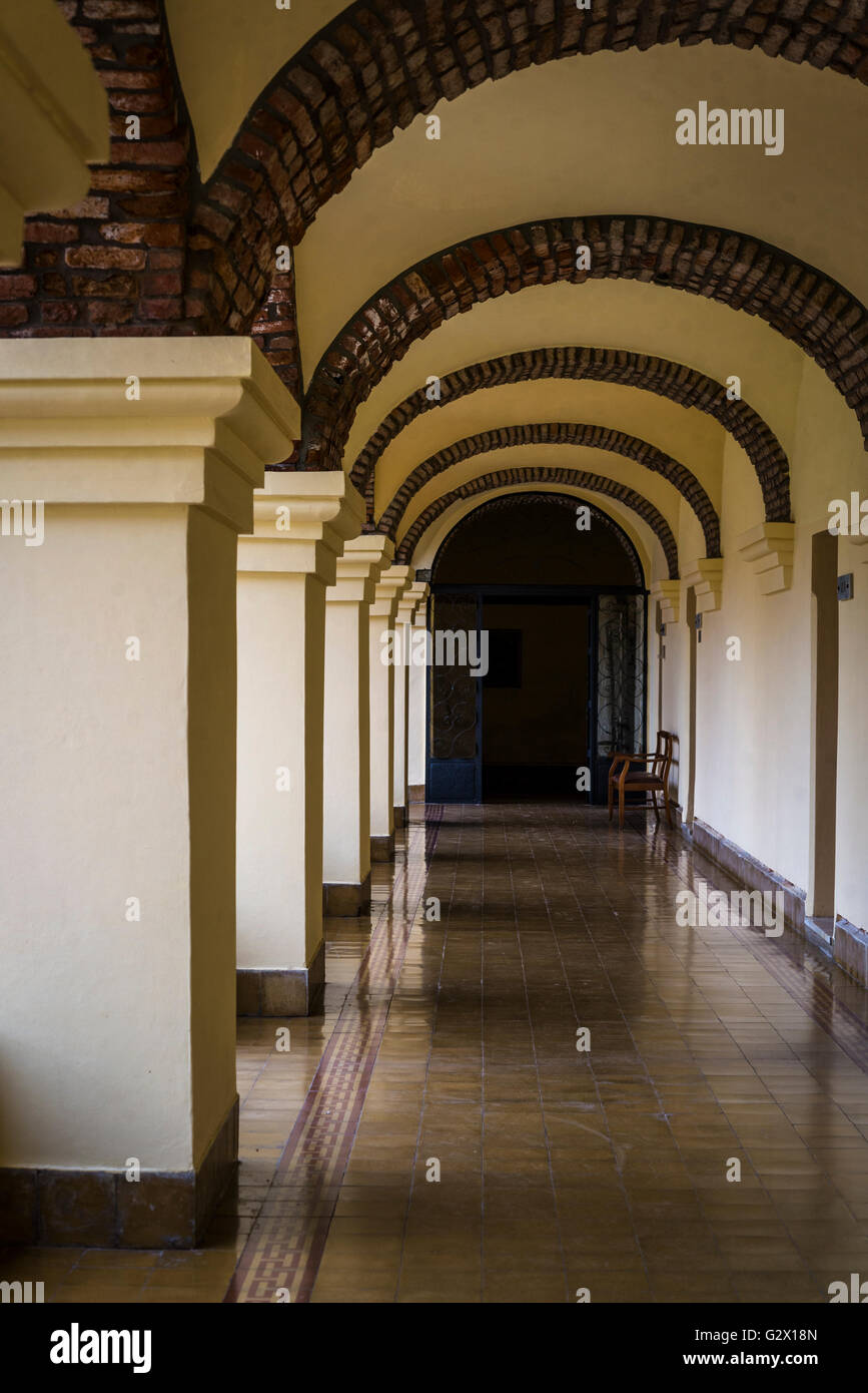 Cloître de l'église vide, St Francis Church, Salta, Argentine Banque D'Images