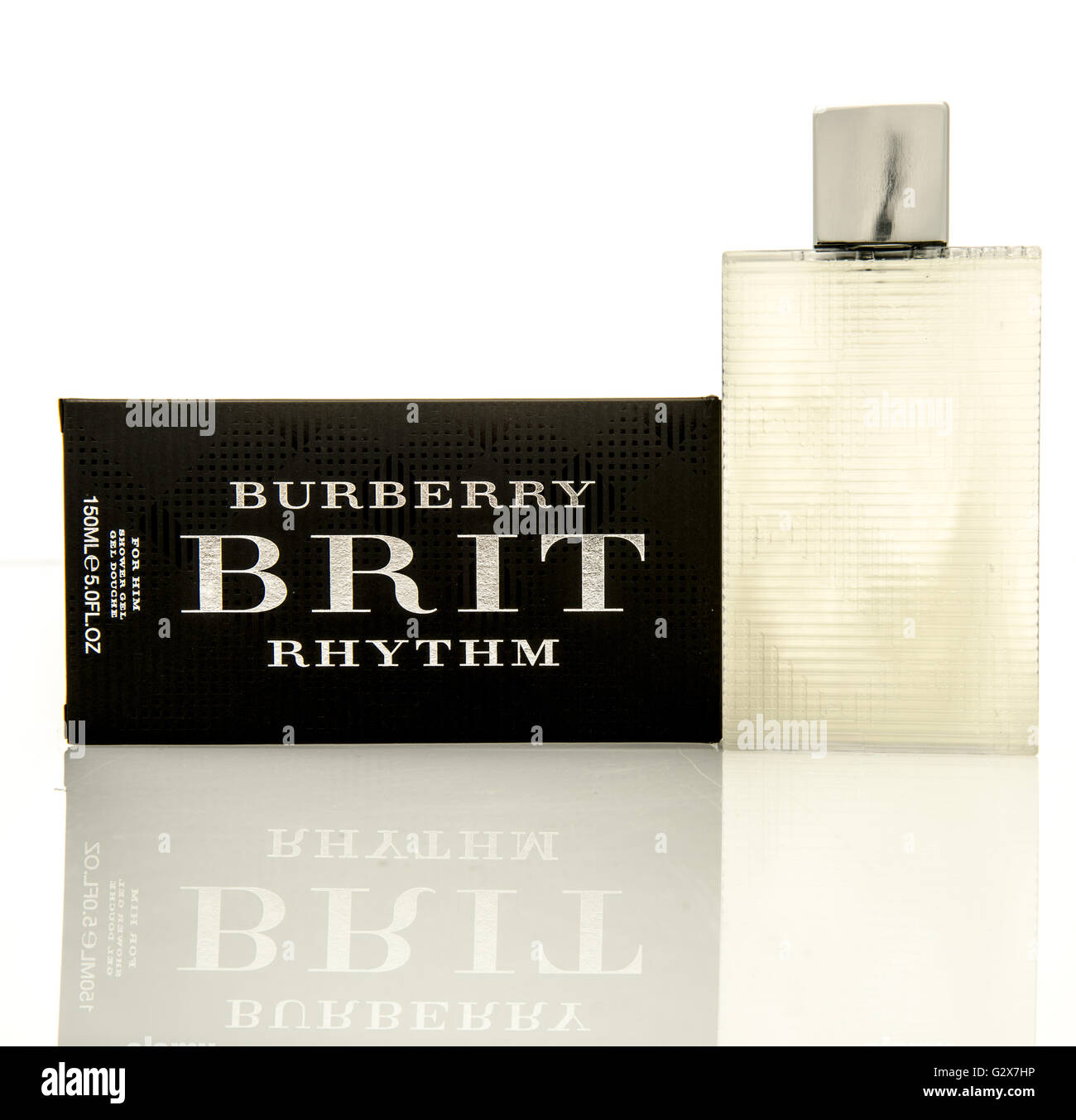 Winneconne, WI - 2 juin 2016 : Burberry Brit rhythm gel douche sur un fond isolé Banque D'Images