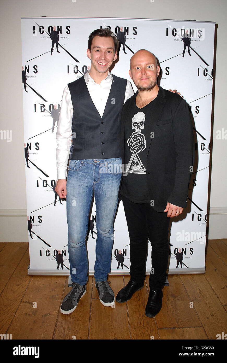 2 juin 2016. Londres, Royaume-Uni. Lincoln Townley et Adam Gonet à l'exposition Lincoln Townley Private View à Somerset House. Crédit : PatPhoto/Alamy Li Banque D'Images