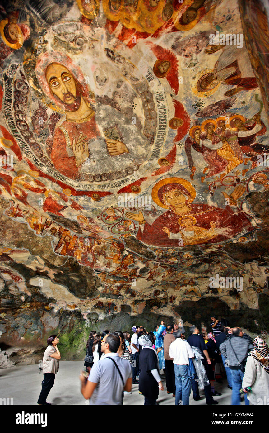 Vue de l'intérieur de l'église principale du monastère de Sumela, qui en fait est un cavechurch «'. La province de Trabzon, Turquie, Mer Noire Banque D'Images