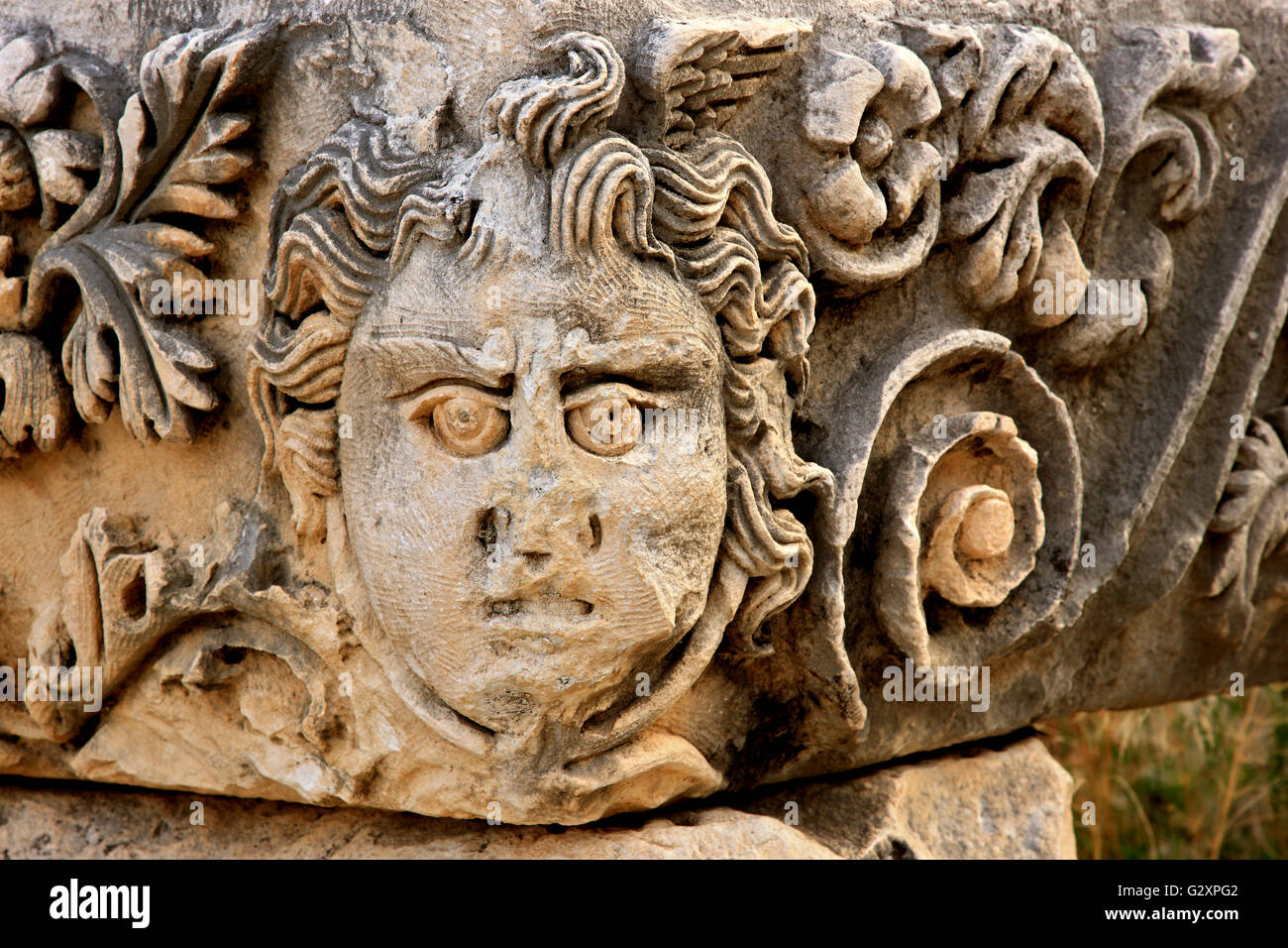 Bas-relief de la tête de Méduse sur le site archéologique de l'antique Myra, Demre, Lycie, province d''Antalya, Turquie. Banque D'Images