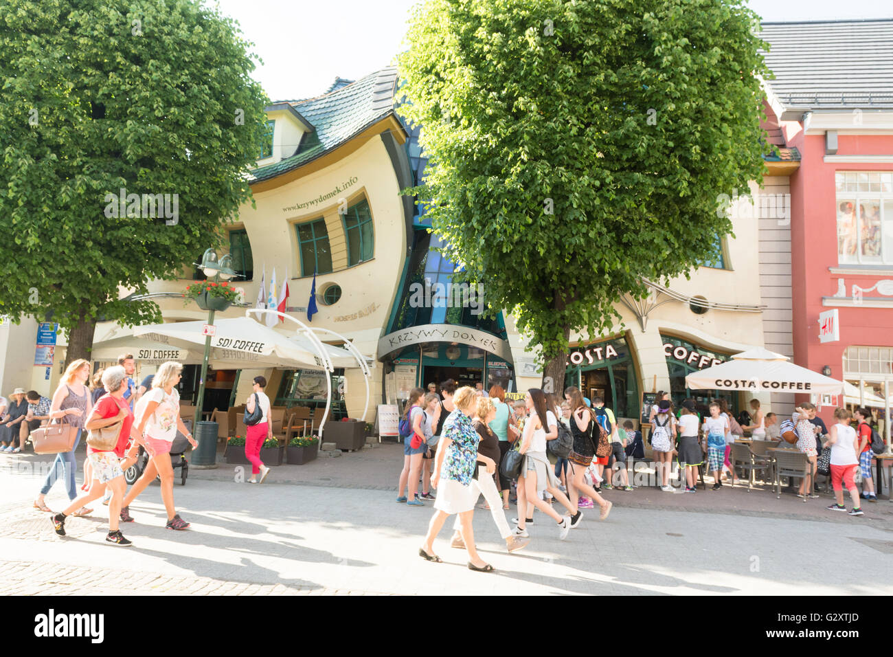 La maison tordue (Krzywy Domek Crooked House Sopot Costa Café dans l'Est de l'Occidentale, Pologne Banque D'Images La maison tordue (Krzywy Domek Crooked House Sopot Costa Café dans l'Est de l'Occidentale, Pologne Banque D'Images