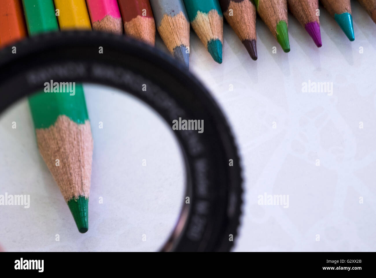 Crayons de couleur aiguisé Banque D'Images