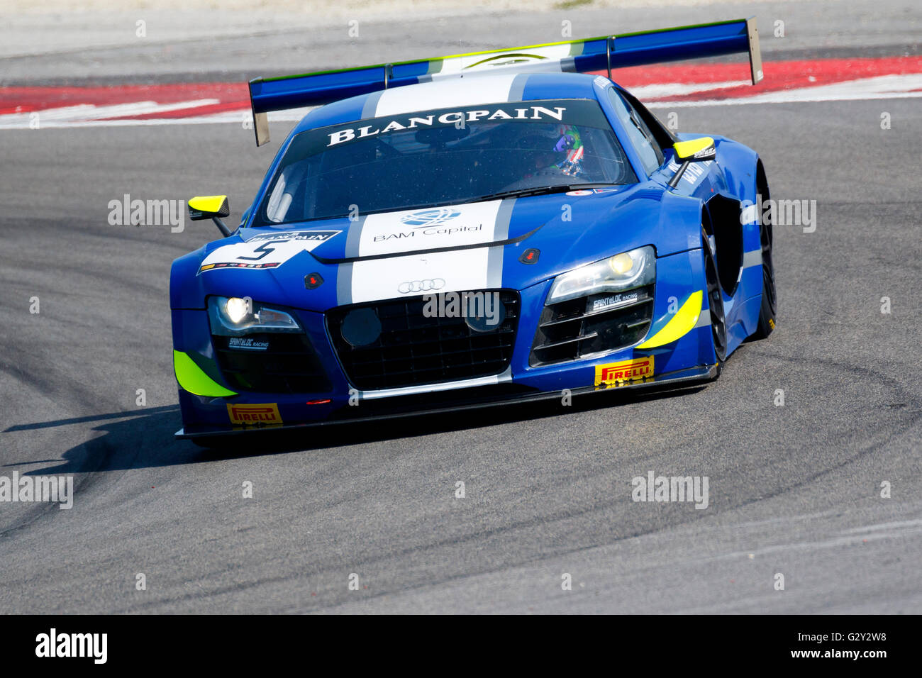 Misano Adriatico, Italie - 10 Avril 2016 : Audi R8 LMS de l'équipe de course ultra Sainteloc, entraîné par Sainteloc et Junior Claude Yves Banque D'Images