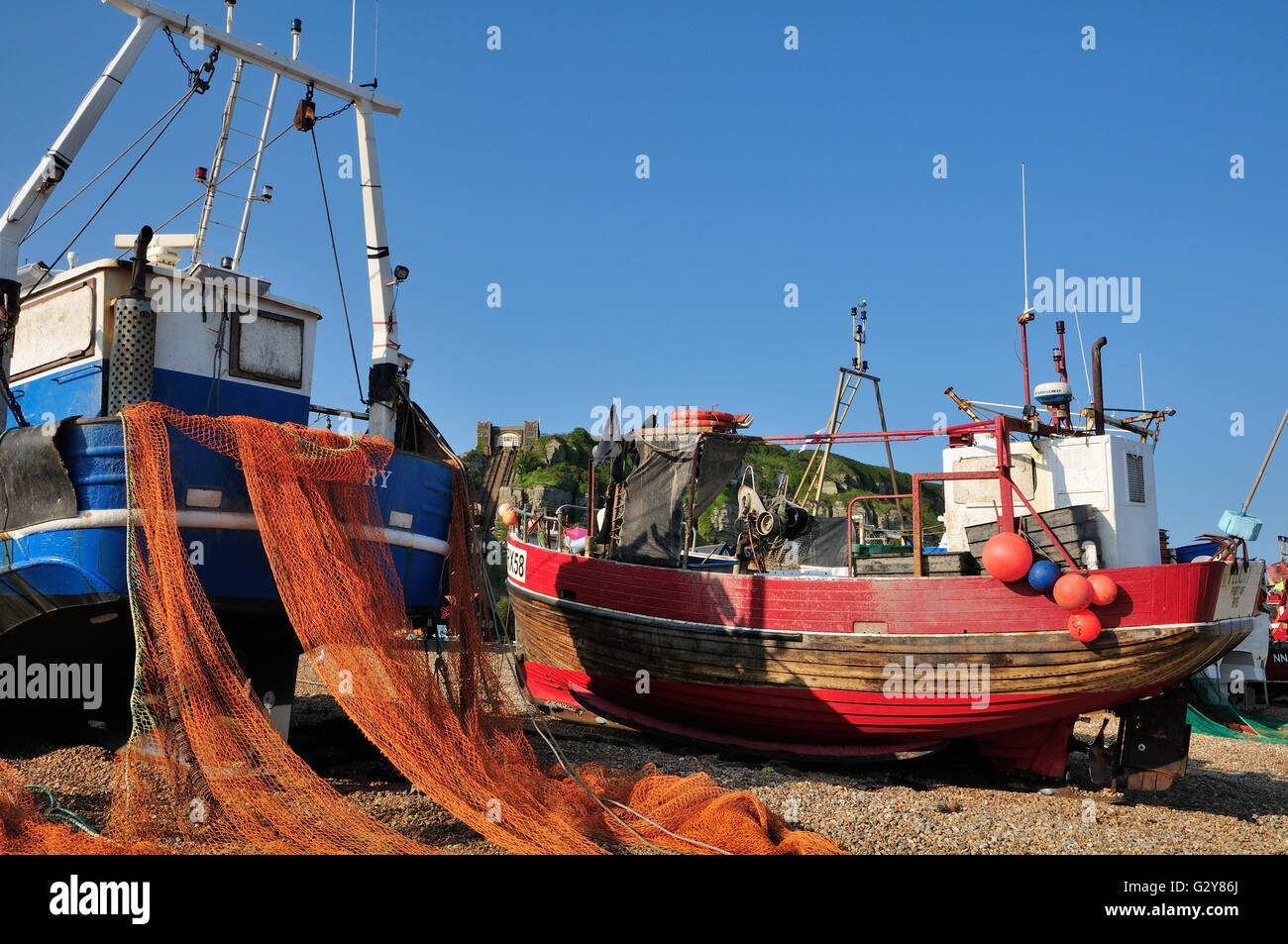 Hastings bateaux de pêche sur la plage à Hastings, East Sussex Banque D'Images