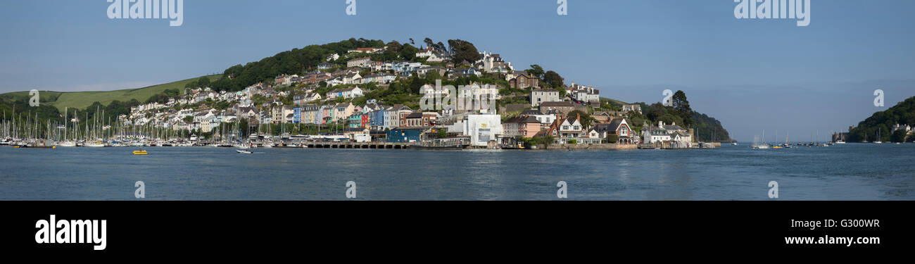 Panorama de Kingswear, Devon, vue sur le côté de la rivière Dart à Dartmouth Banque D'Images