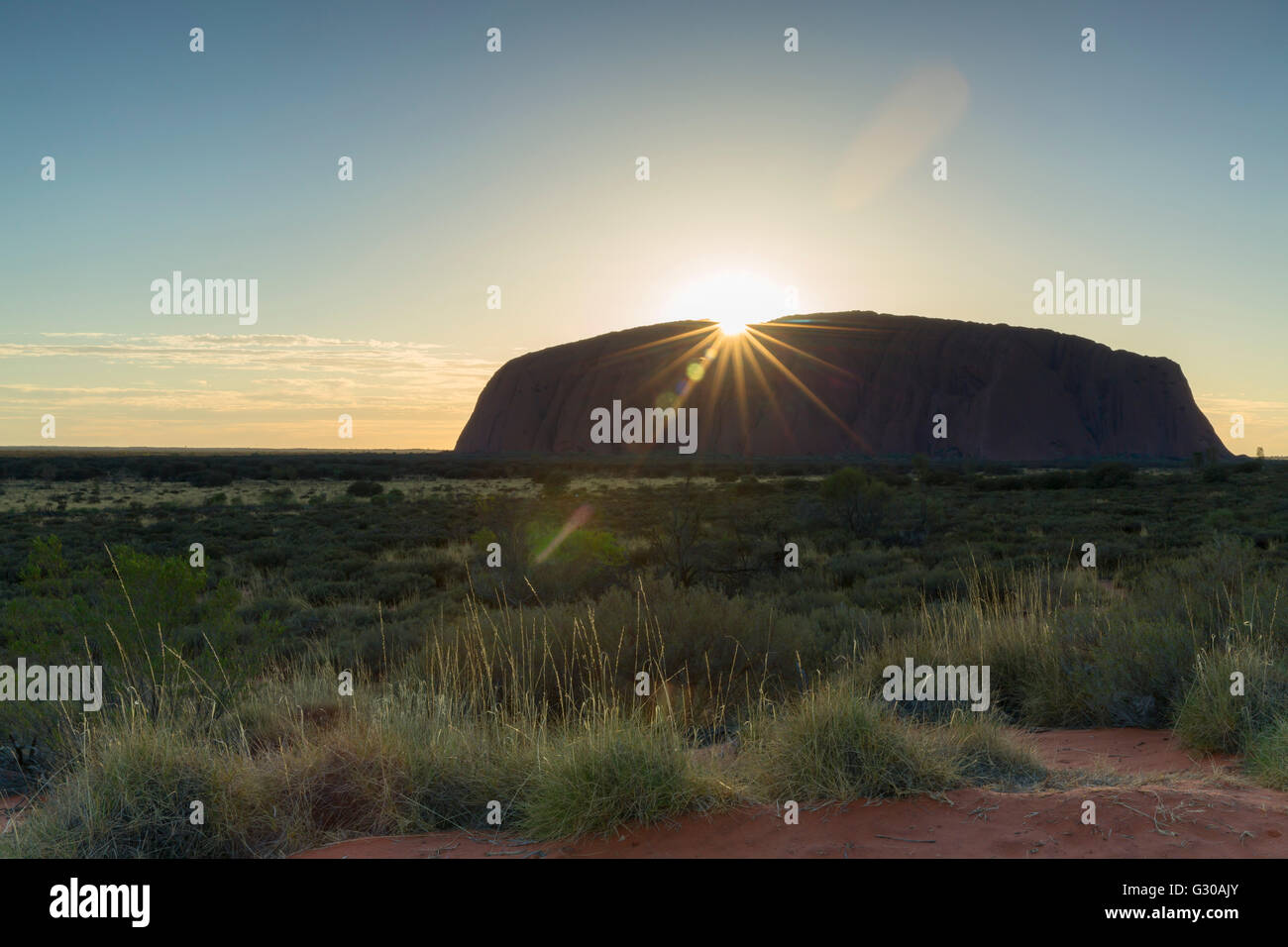 Uluru, Site du patrimoine mondial de l'UNESCO, le Parc National d'Uluru-Kata Tjuta, Territoire du Nord, Australie, Pacifique Banque D'Images