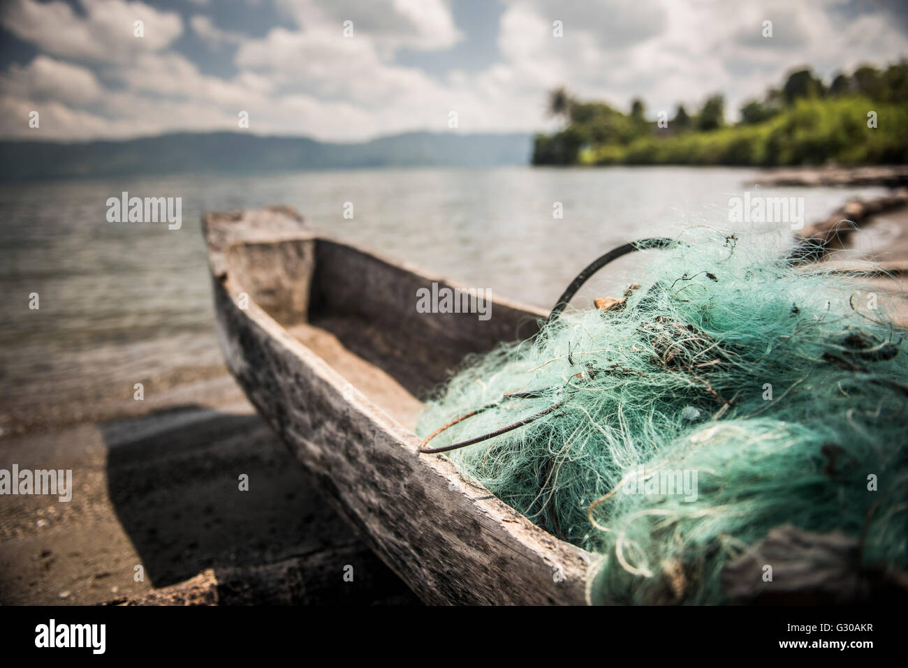 Les filets de pêche dans un bateau de pêche sur le Lac Toba (Danau Toba), au nord de Sumatra, Indonésie, Asie du Sud, Asie Banque D'Images