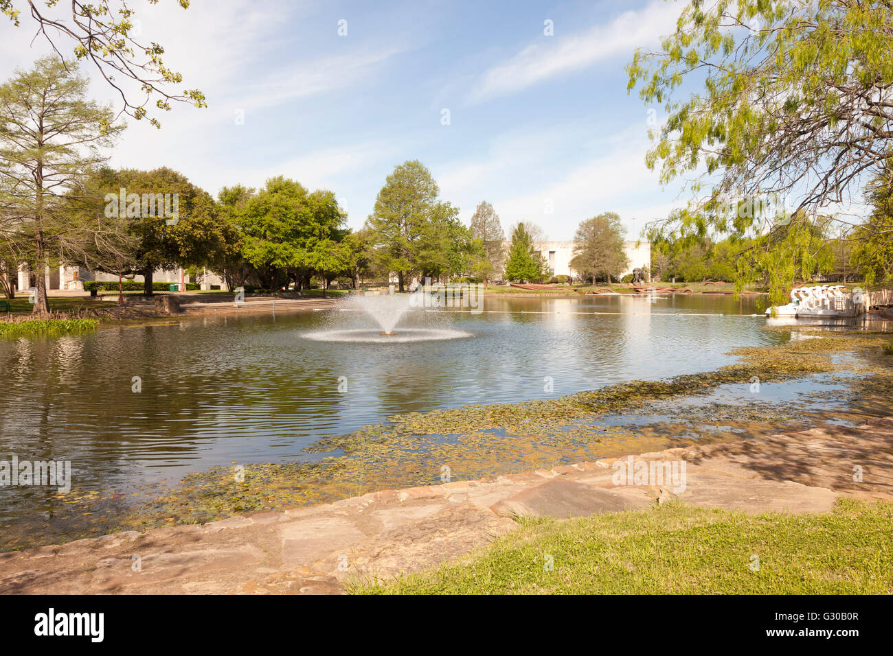 Le Leonhardt Lagoon au Salon Park, Dallas, Texas Banque D'Images