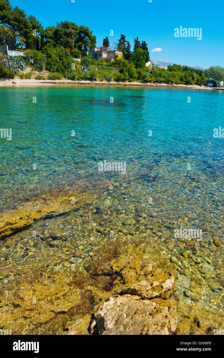 Des eaux cristallines de la mer Adriatique, Jezinac Meje, district, Split, Dalmatie, Croatie Banque D'Images