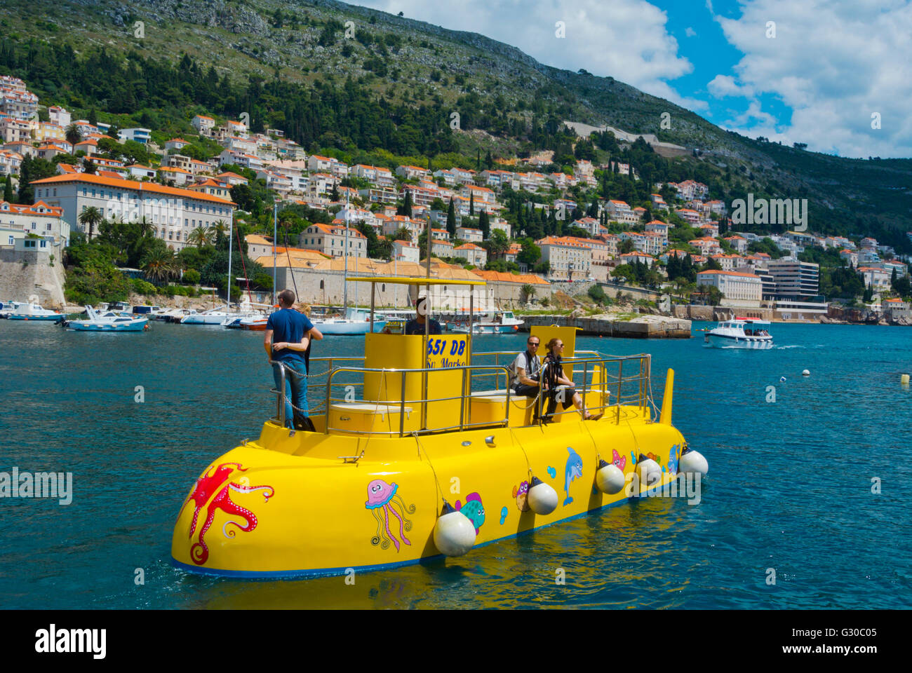 Départ en bateau pour une croisière, du Vieux Port, à l'extérieur, la vieille ville, Dubrovnik, Dalmatie, Croatie Banque D'Images