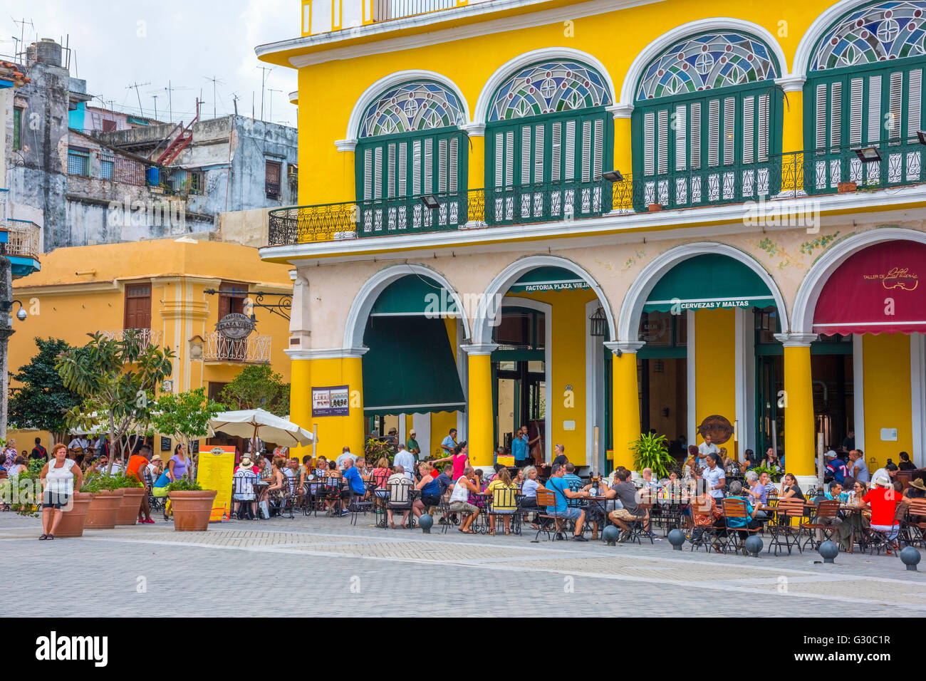 La Plaza Vieja, La Habana Vieja (la vieille Havane), site du patrimoine mondial de l'UNESCO, La Havane, Cuba, Antilles, Caraïbes, Amérique Centrale Banque D'Images
