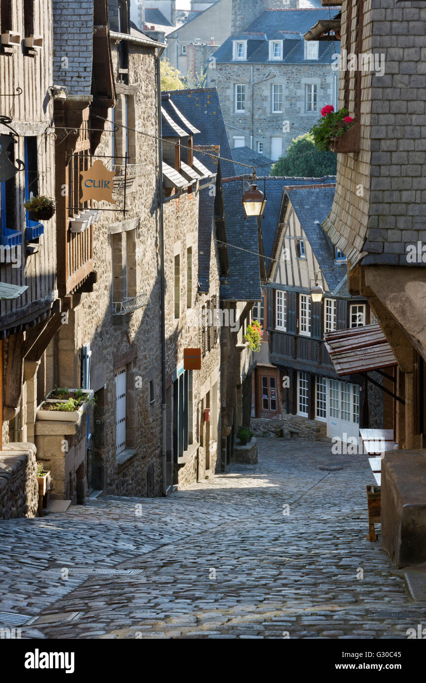 Rue Pavée, rue du Jerzual, Dinan, Cotes d'Armor, Bretagne, France, Europe Banque D'Images