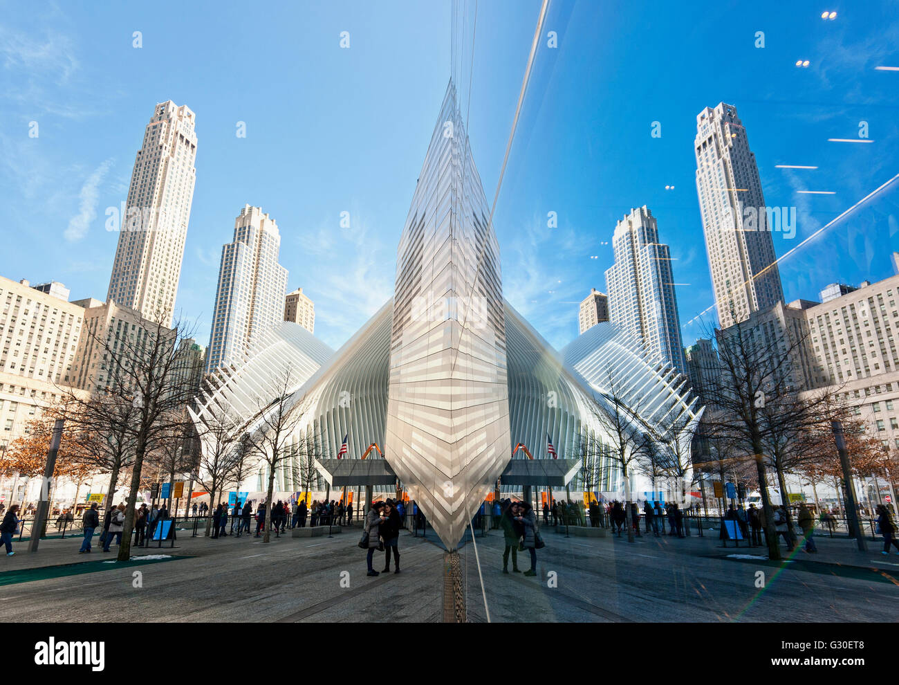 Oculus, le centre des transports par l'architecte Santiago Calatrava, au WTC 9/11 Memorial Plaza, Manhattan, New York. Banque D'Images