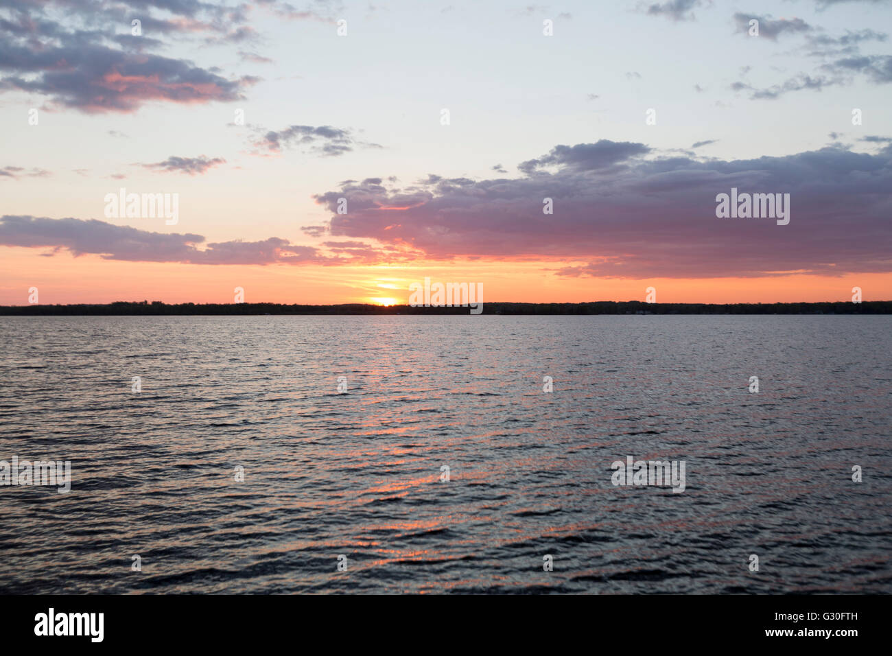 Coucher du soleil sur le lac Sturgeon Banque D'Images