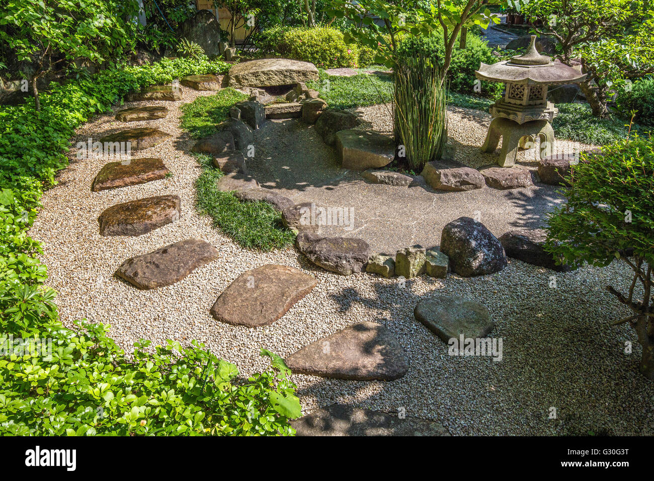 Jardin zen à Hase-dera - Hase-dera officiellement nommée Kaiko-zan Jisho-dans-Hase dera, mais couramment appelée Hase Kannon. Banque D'Images