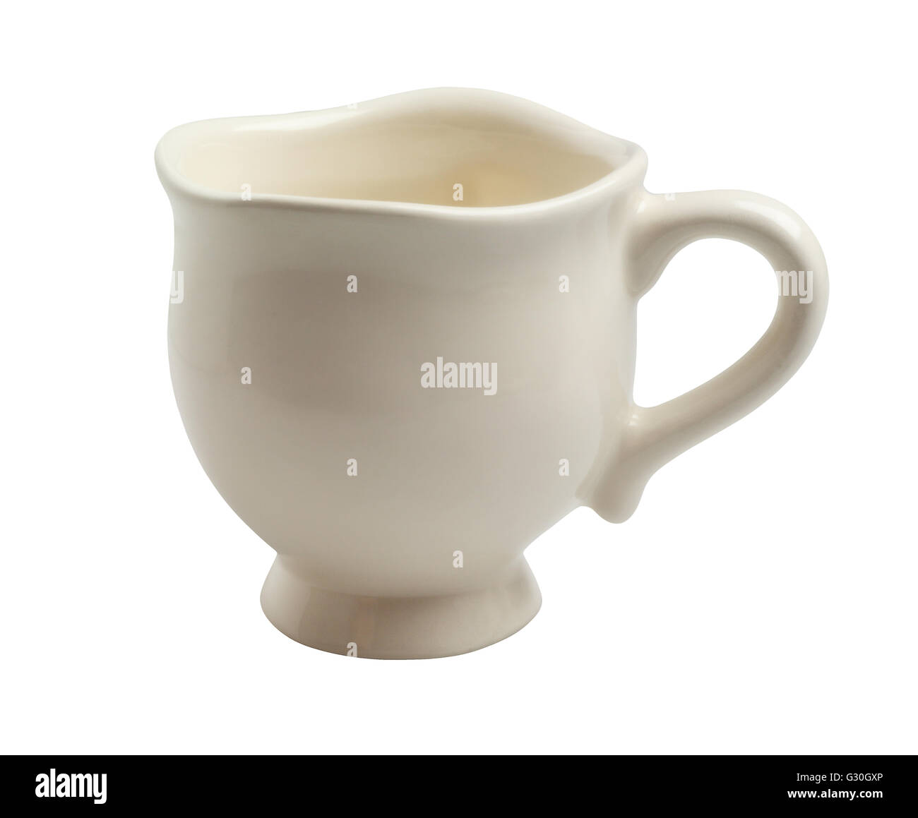 Tasse à thé en porcelaine sur fond blanc Banque D'Images