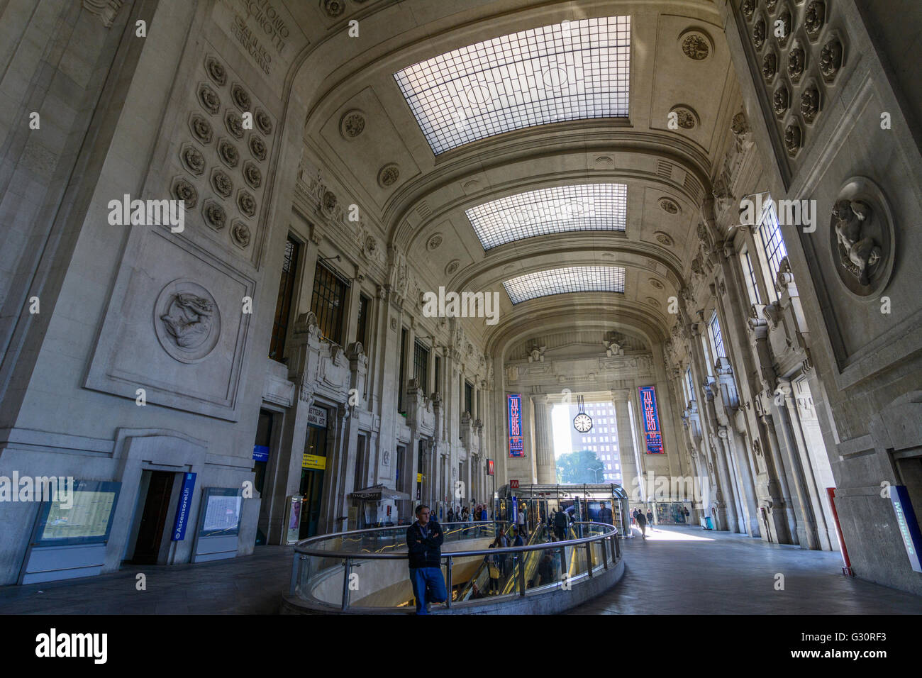 La gare de Milano Centrale hall d'entrée, l'Italie, Lombardie, Vénétie, Milano, Milan , Banque D'Images