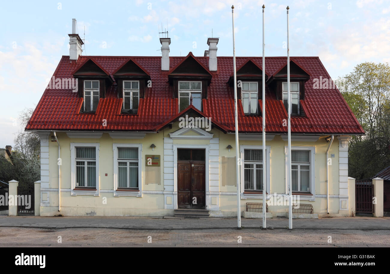 VILNIUS, LITUANIE - Mai 05, 2016 : l'historique du bâtiment de plain-pied sur le numéro 45 de la rue sBasanaviciaus. La maison est buil Banque D'Images