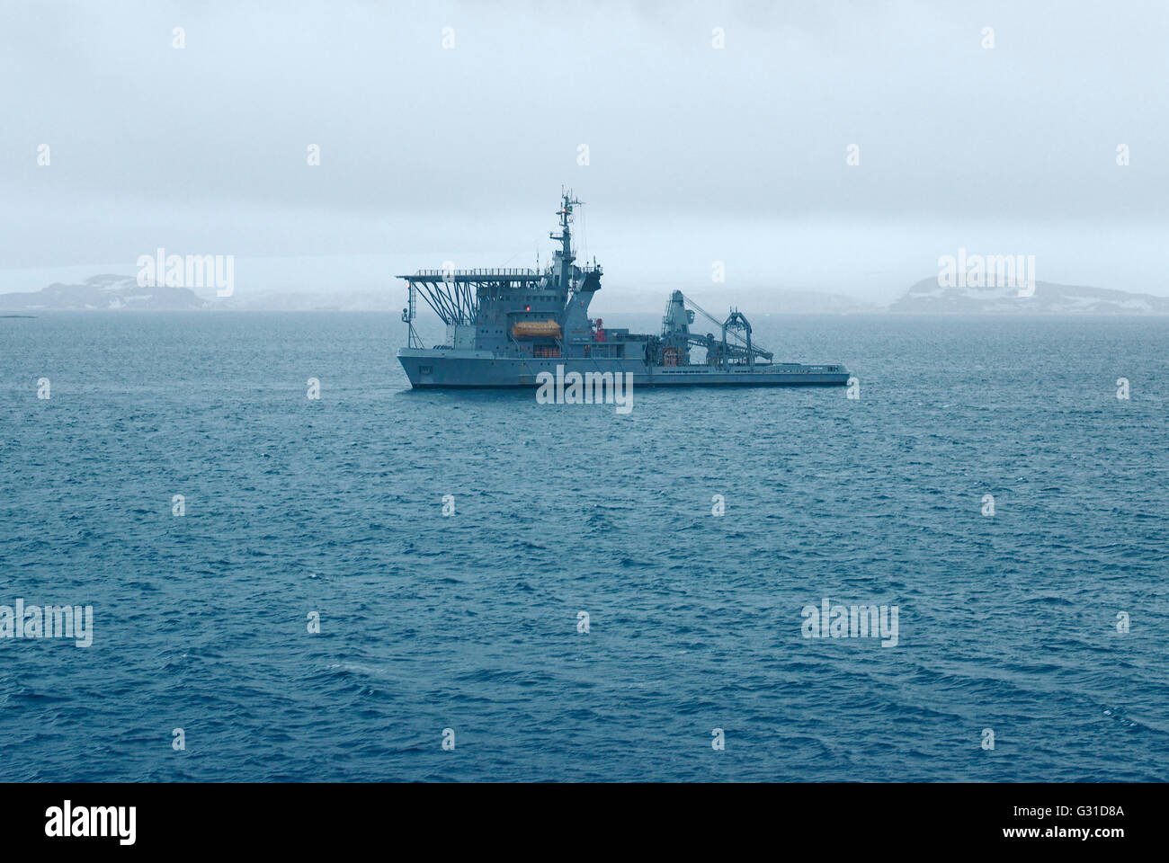 La marine brésilienne navire de sauvetage sous-marin près de Maxwell Bay, King George Island, Antarctica Banque D'Images