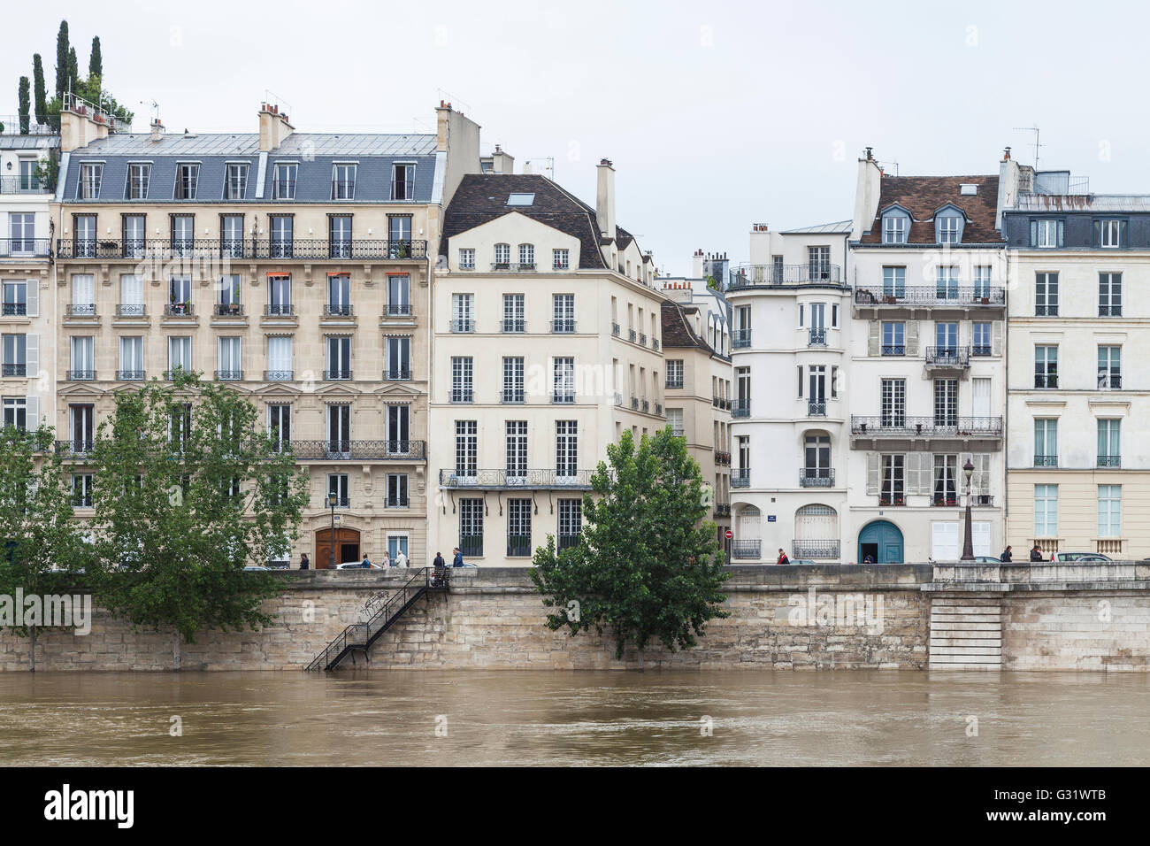 Inondations de Paris, Ile de St.Louis, quai d'Orléans, 2016 Banque D'Images