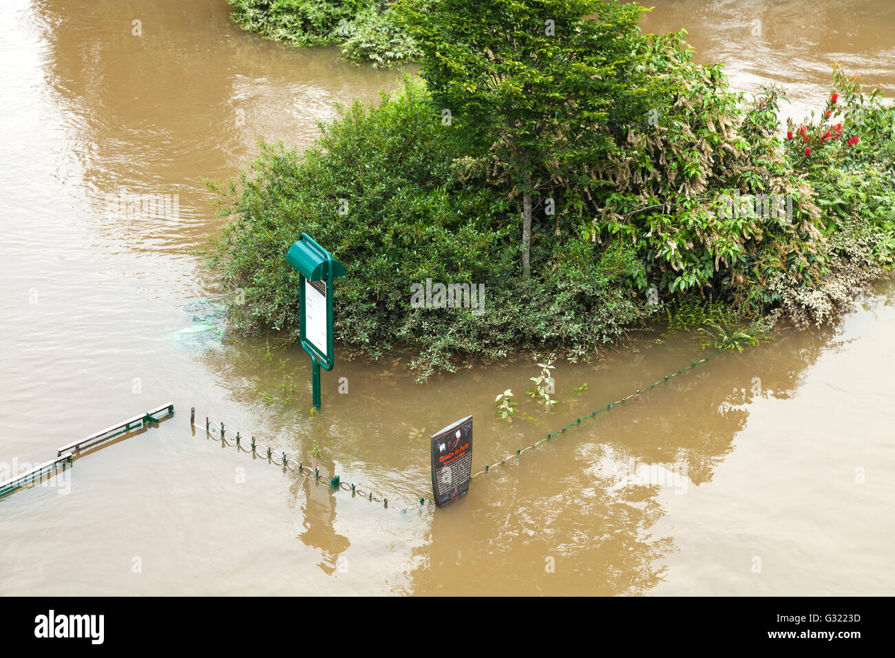 Paris, France. 06 Juin, 2016. Diminution des inondations, seine, square du vert galant, Paris, 06/06/2016 Credit : Ignacio Gomez Sales/Alamy Live News Banque D'Images