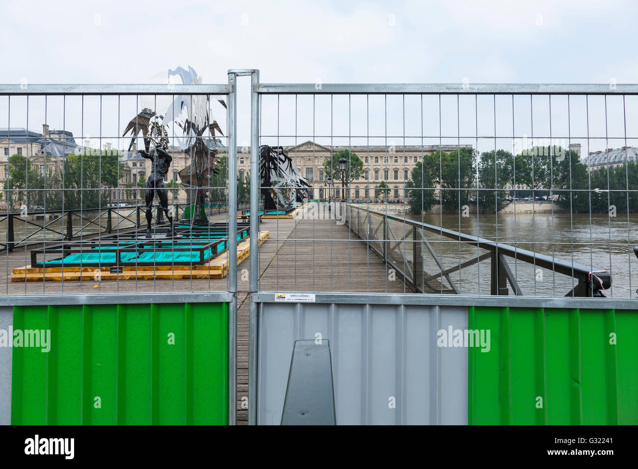 Paris, France. 06 Juin, 2016. Décrease inondation, seine, Pont des Arts fermé, Paris, 06/06/2016 Credit : Ignacio Gomez Sales/Alamy Live News Banque D'Images