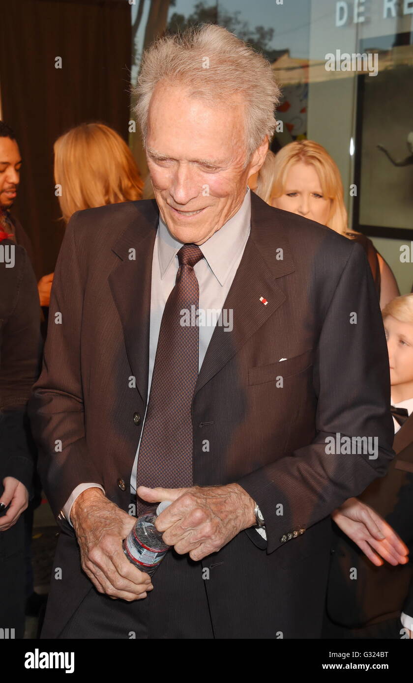 WEST HOLLYWOOD, CA - 04 juin : l'acteur/réalisateur Clint Eastwood assiste à la 2e levée de fonds pour les Animaux Art art événement organisé par Alison Eastwood lors de re-arts le 4 juin 2016 à West Hollywood, Californie. | Verwendung weltweit Banque D'Images