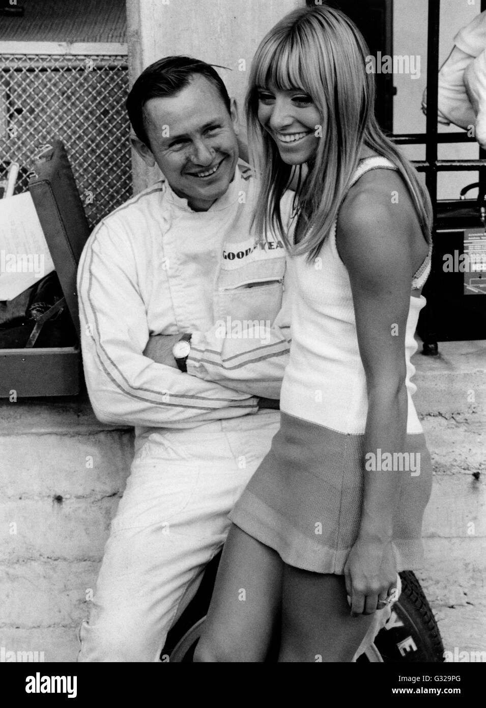Bruce McLaren et admirateur du Grand Prix d'Italie 1967 Banque D'Images