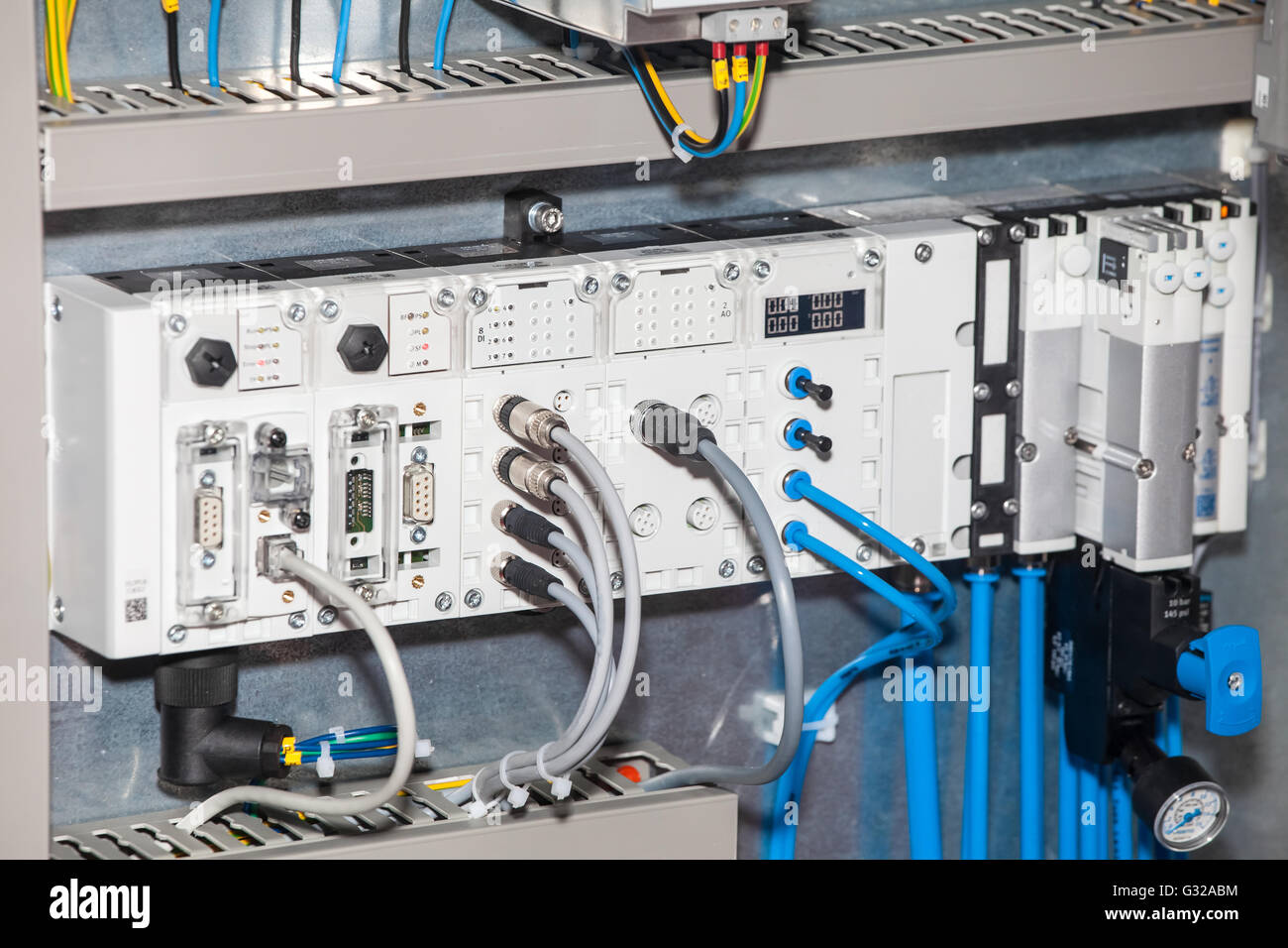 Systèmes et composants pour le contrôle de processus et l'automatisation Banque D'Images