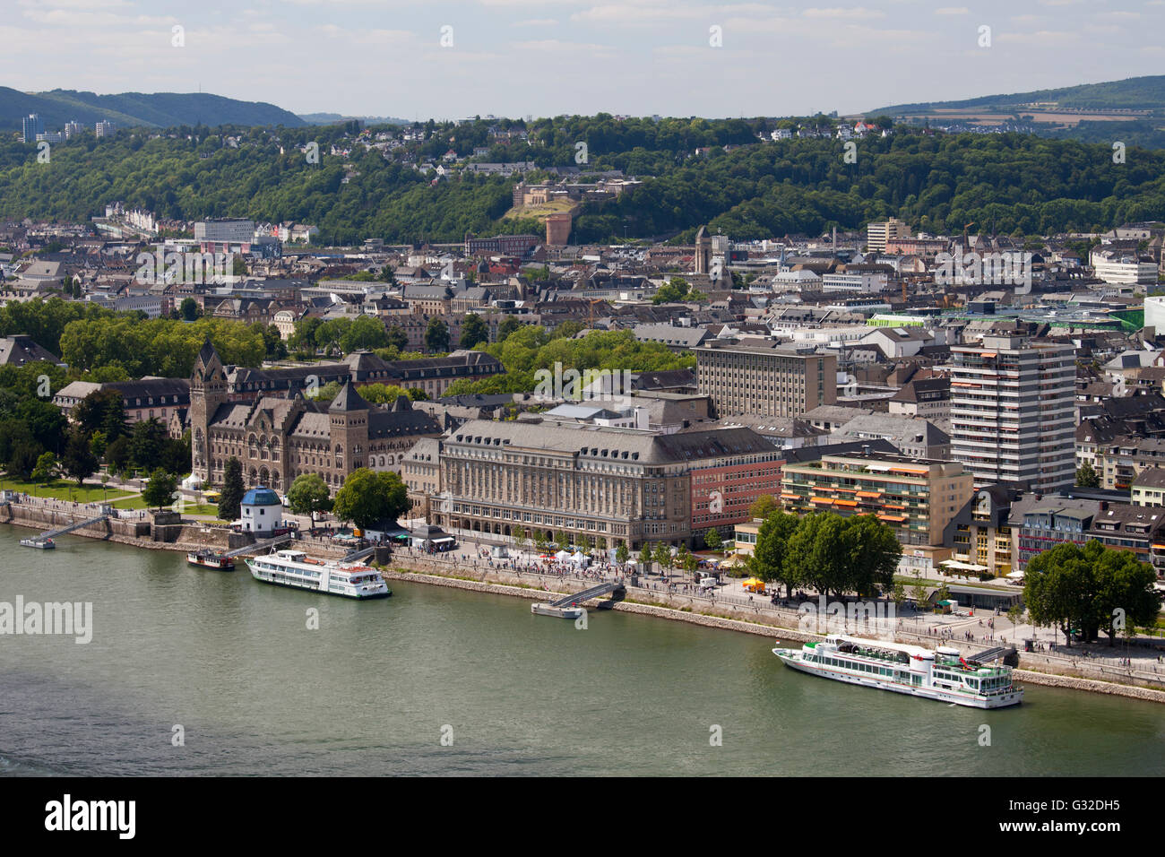 Konrad-Adenauer-Ufer de vus de Ehrenbreitstein Château, Rhin, Koblenz, Rhénanie-Palatinat Banque D'Images