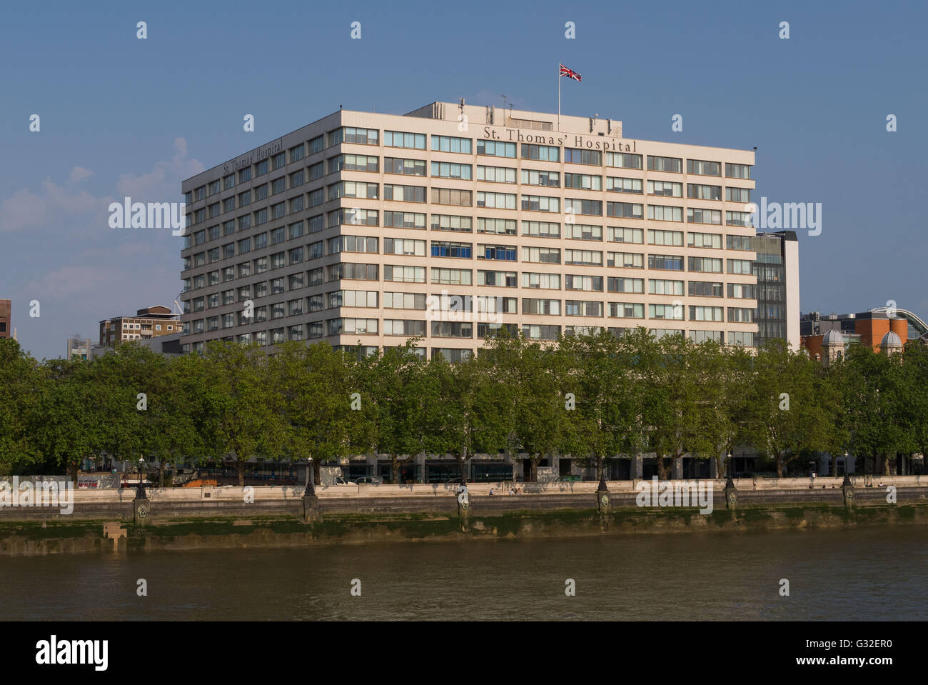 Vue générale de St GV Thomas' Hospital, Westminster Bridge Road, London SE1 7EH Banque D'Images