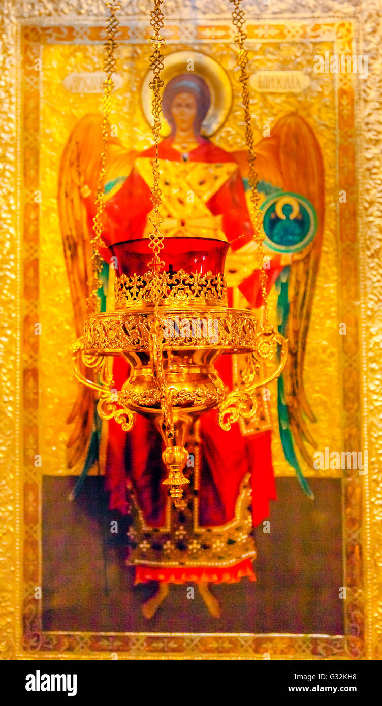 L'icône de saint Michel porte encense la Basilique Saint Michel Cathédrale Monastère Kiev Ukraine. Banque D'Images