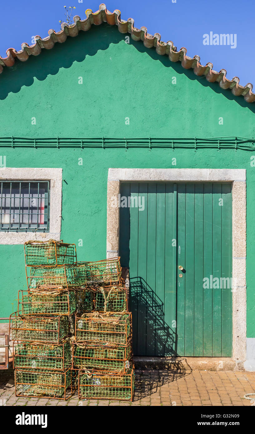Nasses en face d'un bâtiment écologique à Viana do Castelo, Portugal Banque D'Images