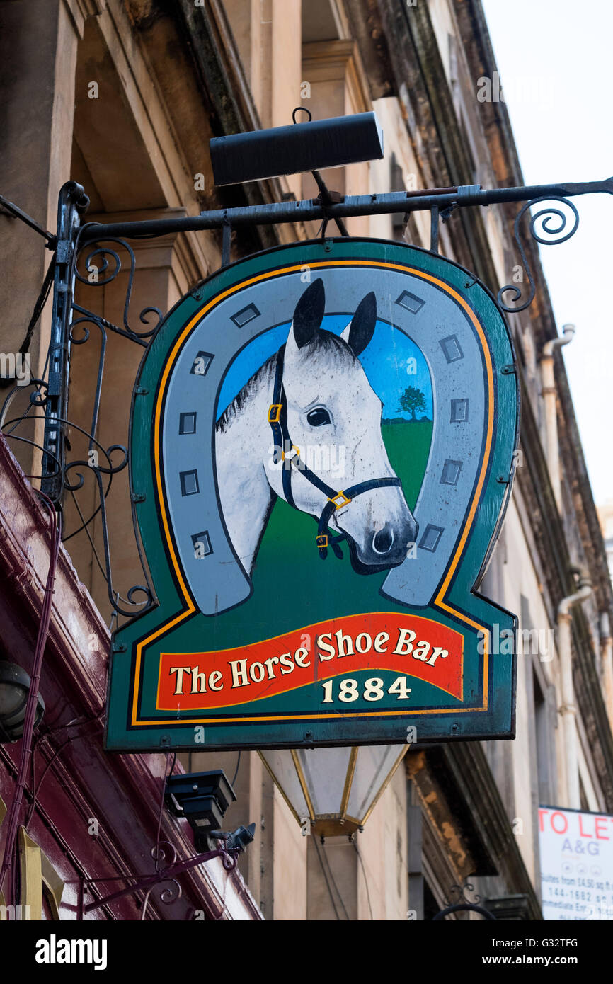 Enseigne à l'extérieur célèbre Horseshoe Bar à Glasgow, Ecosse, Royaume-Uni Banque D'Images
