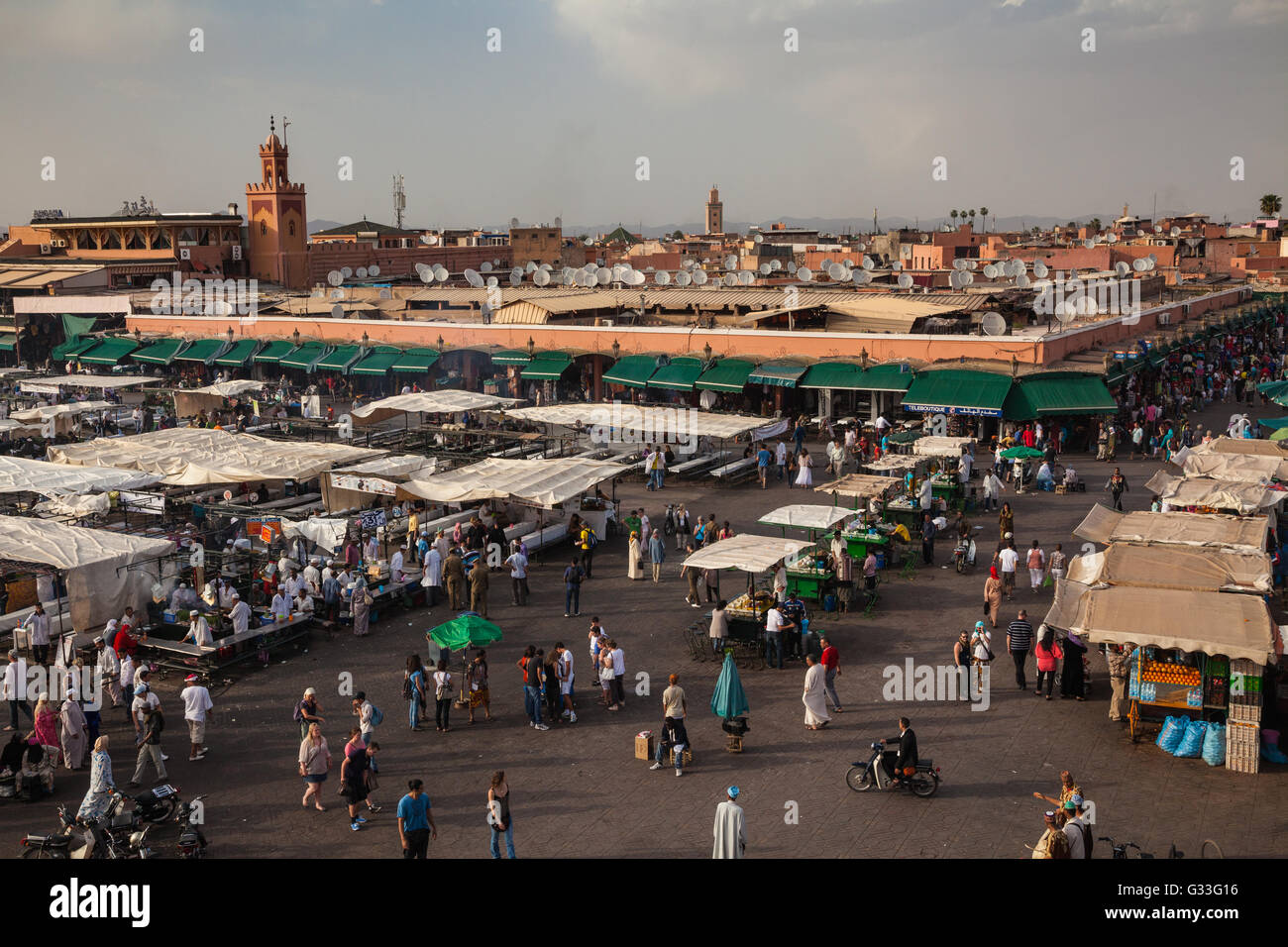 La place Jemaa el-Fna de Marrakech, Maroc place du marché Banque D'Images