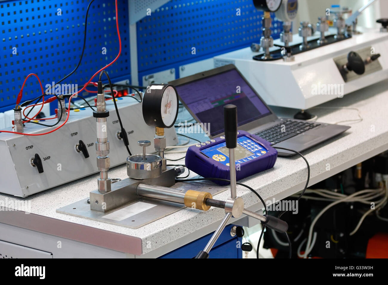 La technologie de mesure et de contrôle laboratoire équipé de divers instruments et systèmes. Banque D'Images