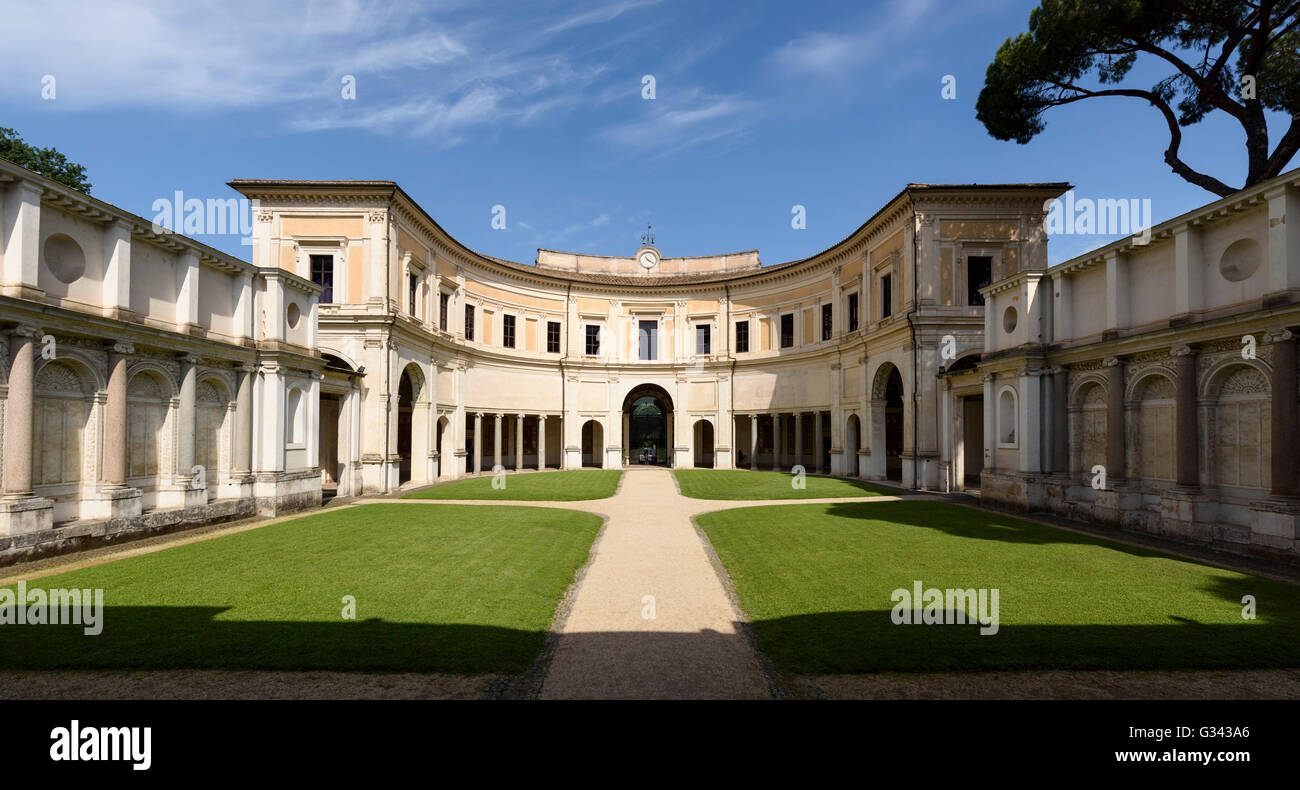 Rome. L'Italie. Villa Giulia, construit 1551-1553, la loggia semi-circulaire. La villa abrite aujourd'hui le Musée national étrusque. Banque D'Images