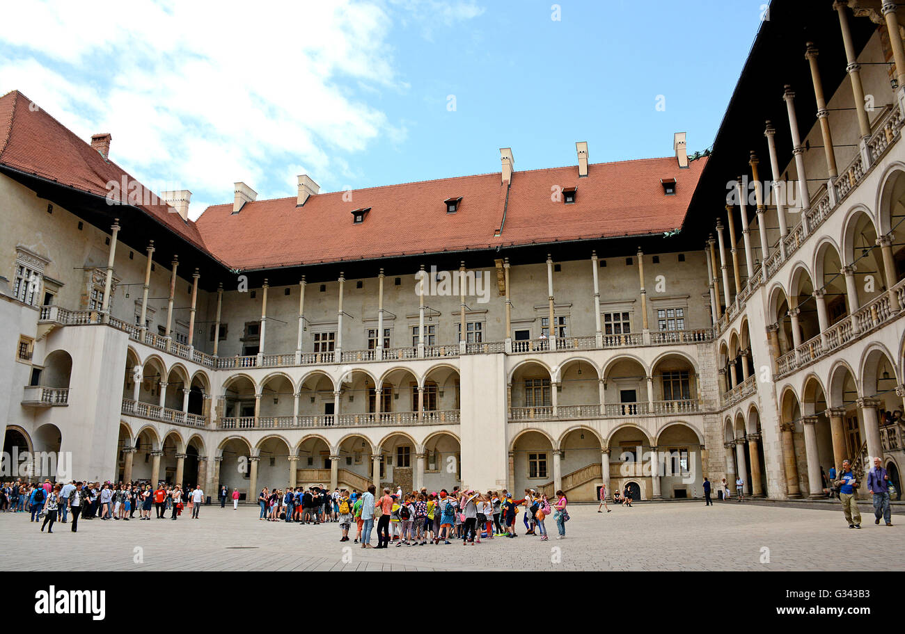 Cour du château de Wawel Krakow Pologne Banque D'Images