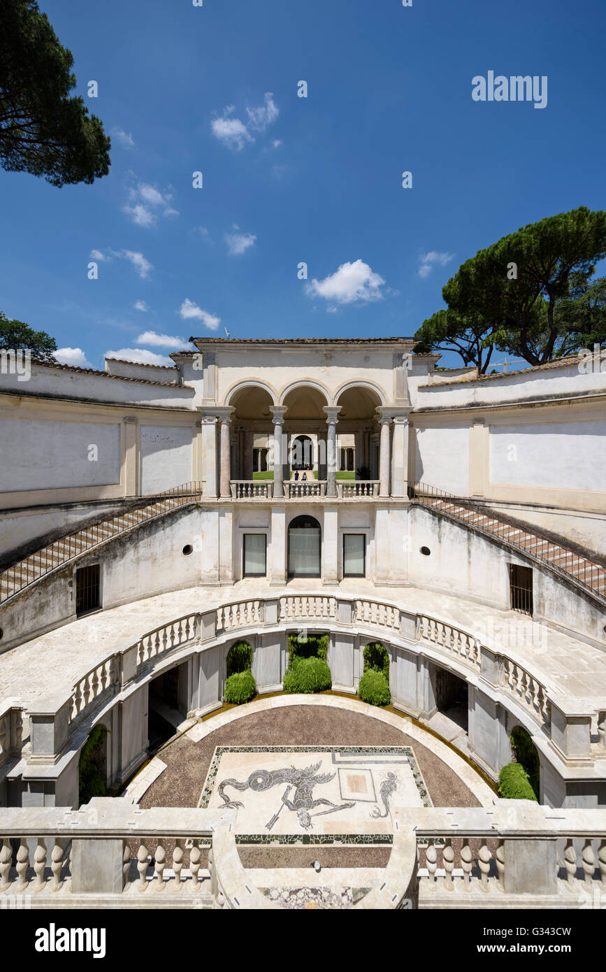 Rome. L'Italie. Villa Giulia, construit 1551-1553, le Nympheum loggia. Musée national étrusque de la Villa Giulia. Banque D'Images