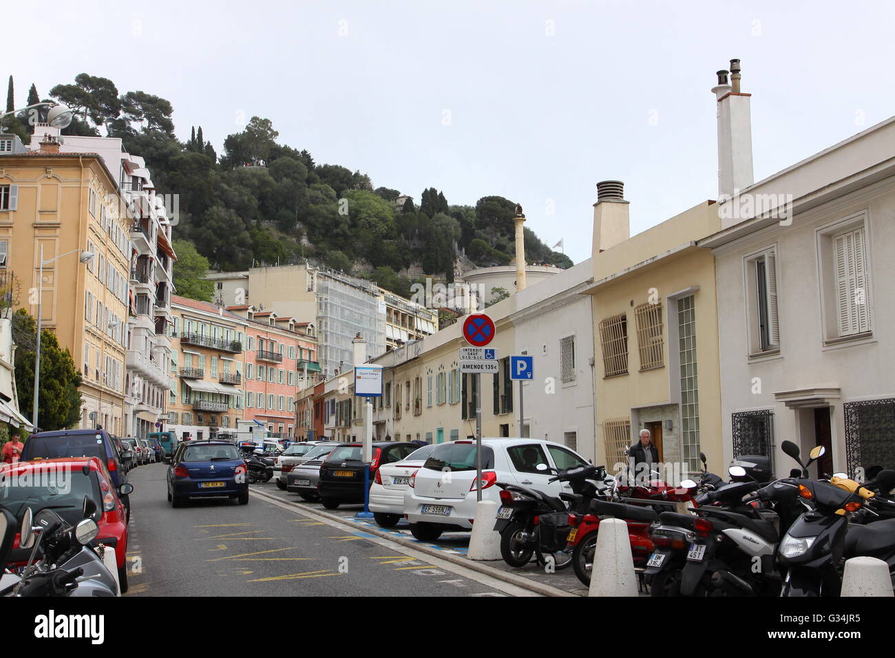 8 juin 2016 - Nice, Nice, France - Nice, France - 4 juin 2016 : (usage éditorial uniquement. Chine OUT) Nice, l'une des villes hôtes de l'Europe Cup, la cinquième ville la plus peuplée de France, après Paris, Marseille, Lyon et Toulouse, et c'est la capitale des Alpes Maritimes d¨¦Â partement. La zone urbaine de Nice s'étend au-delà des limites de la ville administrative, avec une population d'environ 1 millions sur une superficie de 721 km2 (278 mi2). Situé au c ?te d'Azur, sur la côte sud-est de la France sur la mer Méditerranée, Nice est la deuxième plus grande ville française sur la côte méditerranéenne et la deuxième-l Banque D'Images