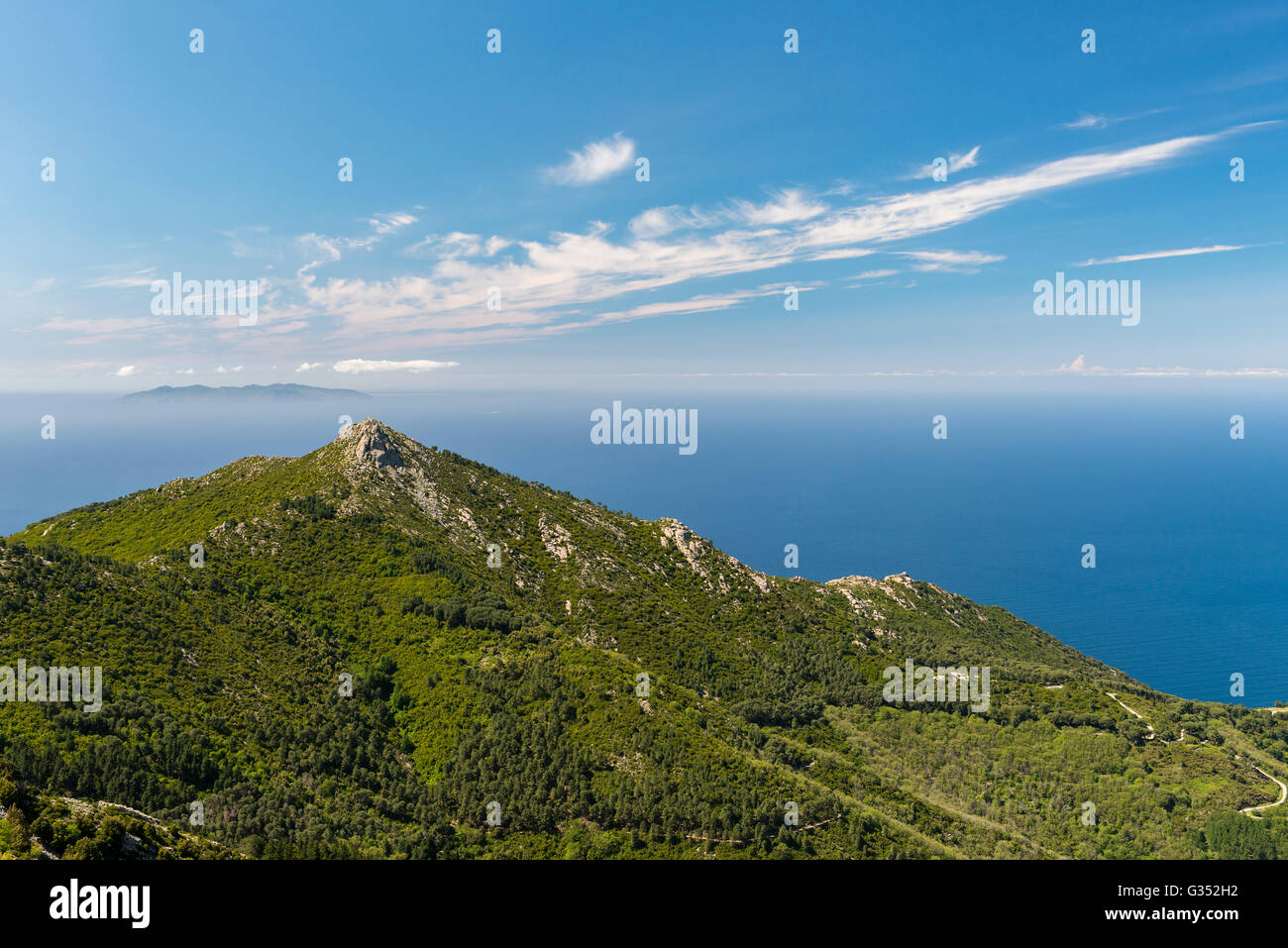 Vue sur le mont Giove, Parc National de l'archipel toscan, l'île d'Elbe, Livourne, Toscane, Italie Banque D'Images