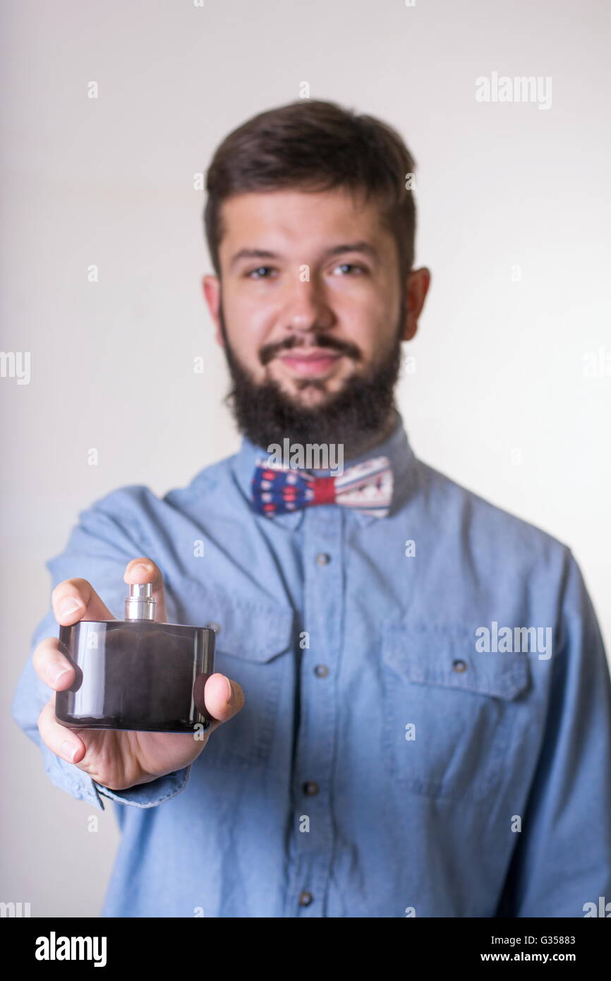 Homme élégant avec un nœud papillon Banque D'Images